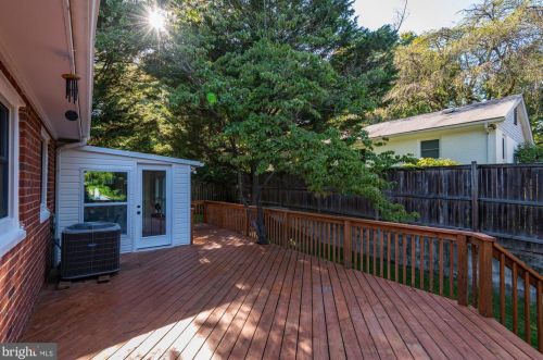 407 Greenbrier Dr, Silver Spring MD 20910-4230 exterior