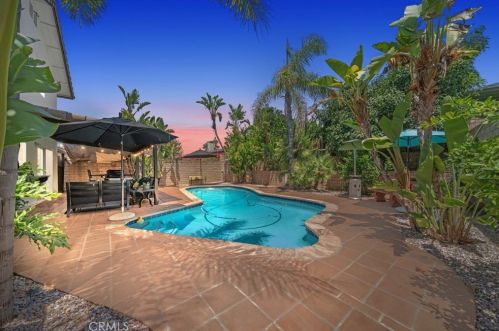 10914 Grand Fork Dr, Santee, CA 92071-1936