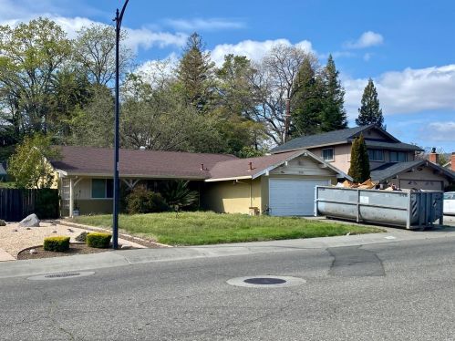 390 Orchard Ave, Vacaville, CA 95688-3634