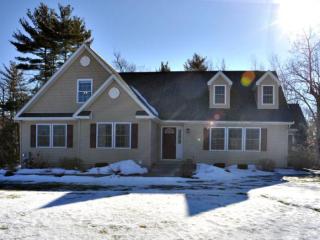 41 Phillips Pond Dr, Sandown, NH 03873-2473