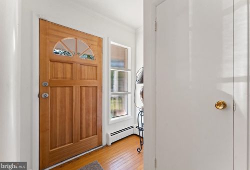 18317 Candice Dr, Triangle, VA 22172-1413