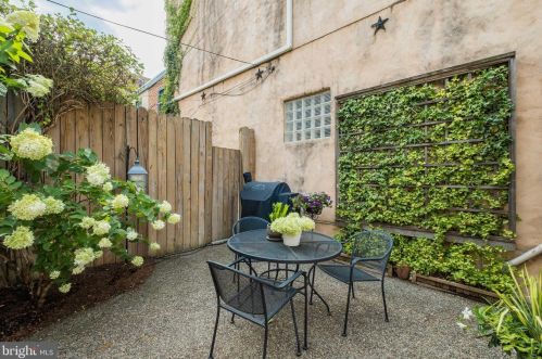 532 22nd St, Philadelphia PA 19140-4703 exterior