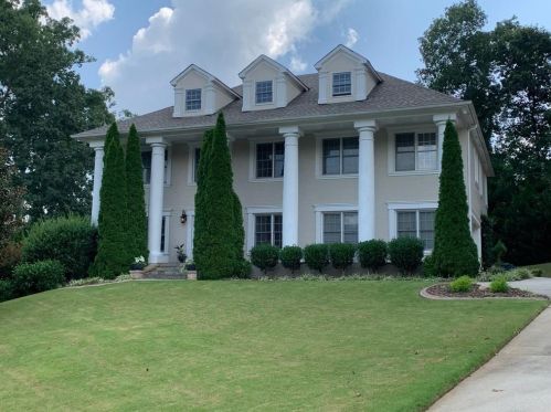 215 Highland Lake Ct, Atlanta, GA 30349-3932