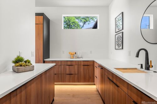 267 Clermont St, Denver CO  80246-1039 exterior