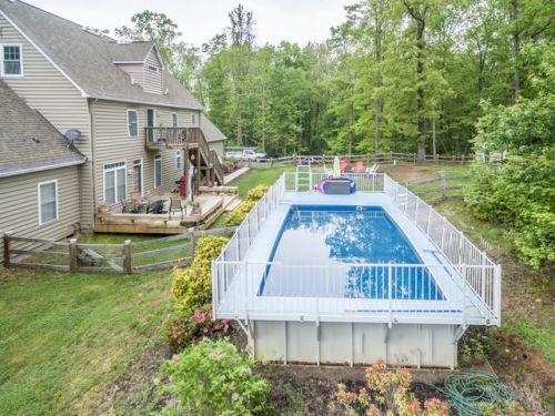 4404 Oak Springs Ln, Jeffersonton, VA 22724-1972