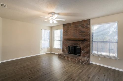 7840 Clover Leaf Dr, Fort Worth TX  76182-7340 exterior