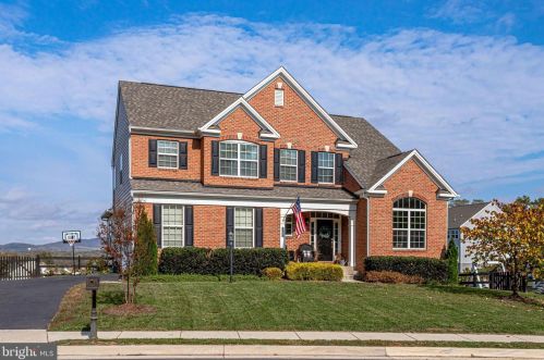 13495 Eagles Rest Dr, Leesburg, VA 20176-5033