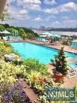 300 Gorge Rd, Cliffside Park NJ  07010-2759 exterior