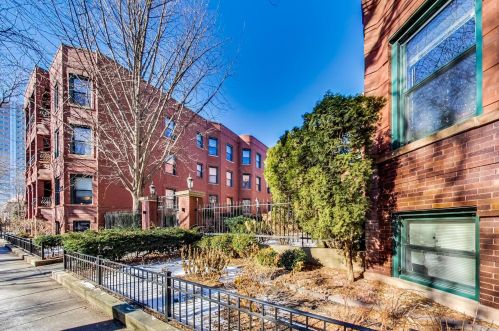 828 Lakeside Pl, Chicago, IL 60640-5113
