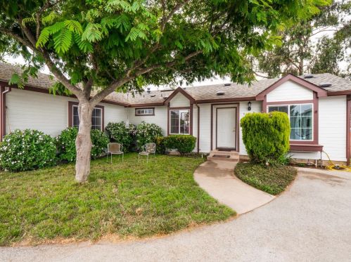 9 Dick Phelps Rd, Watsonville, CA 95076-1333