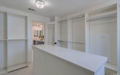 262 Rockefeller, Irvine CA  92612-8113 exterior