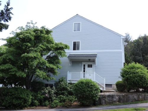 67 Stirrup Ln, Riverside, CT 06878-1134