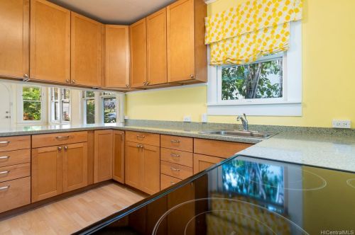 3633 Maunalei Ave, Honolulu HI  96816-2322 exterior