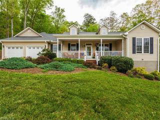 598 Brook Knoll Cir, Weaverville, NC 28787-6301