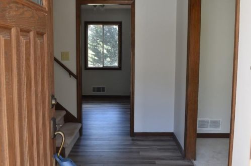 628 Cedrick Ln, Stone Mountain, GA 30087-5103