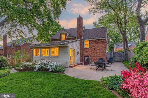 1110 Carson St, Silver Spring, MD 20901-1816