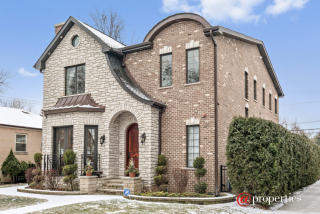 5107 Estes Ave, Skokie, IL 60077-3437