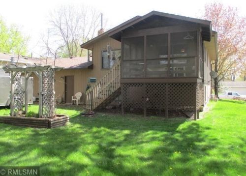 715 12th St, Sauk Rapids, MN 56379-2317