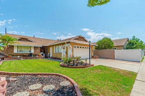15618 Dartmoor Ave, Norwalk, CA 90650-7359