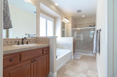 364 Applegate Dr, Valley Home CA  95361-8285 exterior