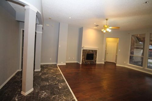 2706 Pecan Meadow Dr, Garland TX  75040-3978 exterior