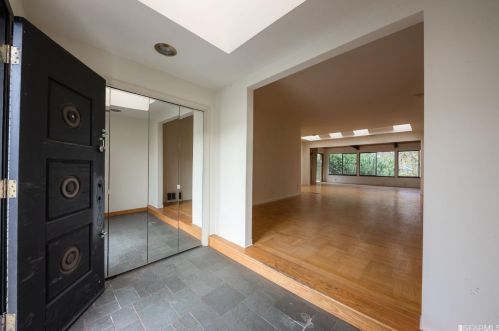 260 Crestlake Dr, San Francisco, CA 94132-1302