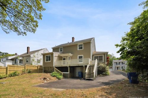 153 Fern St, Waterbury, CT 06704-2515