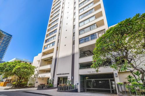 2410 Cleghorn St, Honolulu HI  96815-3148 exterior