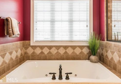 300 Harmony Grv Ln, Jefferson GA  30549-7925 exterior