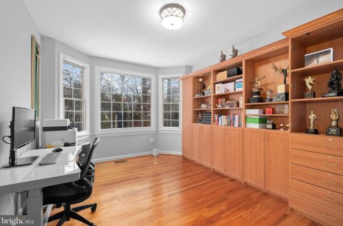 7305 Laurel Creek Ct, Springfield VA  22150-4912 exterior