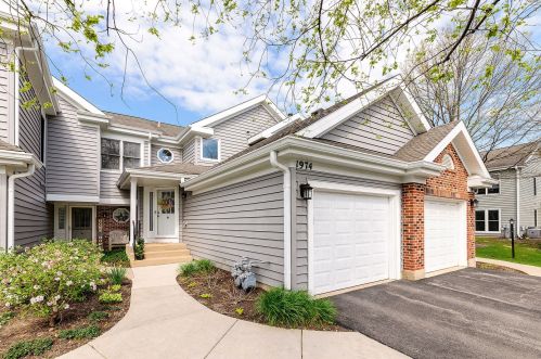 1974 Coldspring Rd, Arlington Hts, IL 60004-7290