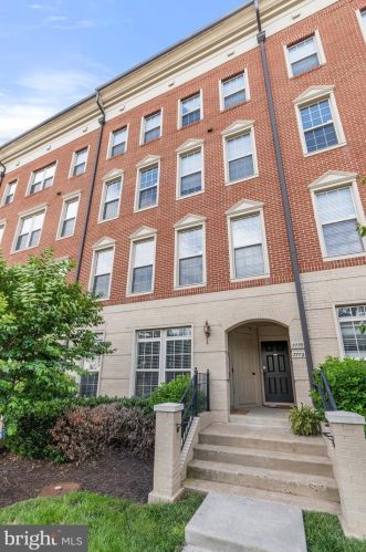 7772 Cedar Branch Dr, Gainesville, VA 20155-1994