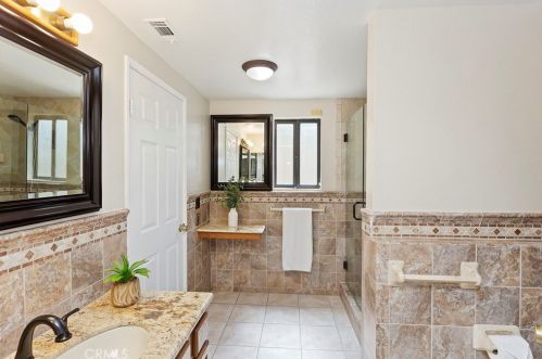 2662 Sovereign Way, Riverside CA  92506-5120 exterior