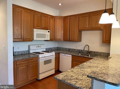 13903 Hollow Wind Way, Woodbridge, VA 22191-6057