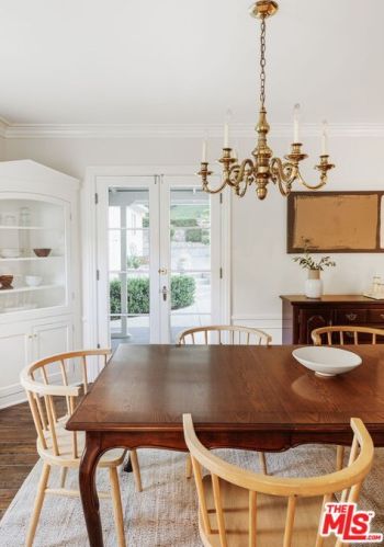 2480 Chevy Chase Dr, Glendale CA  91206-1845 exterior