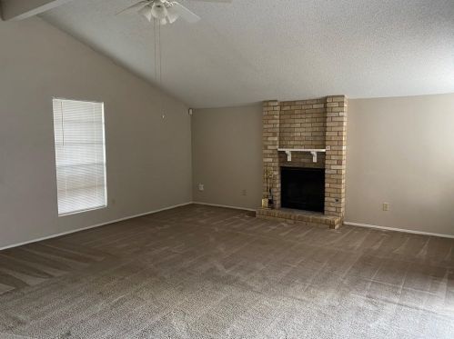 11104 Applewood Dr, Austin, TX 78758-4204