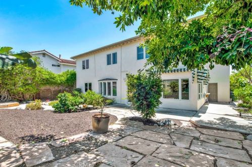 9781 Cathay Cir, Huntington Beach CA  92646-4817 exterior
