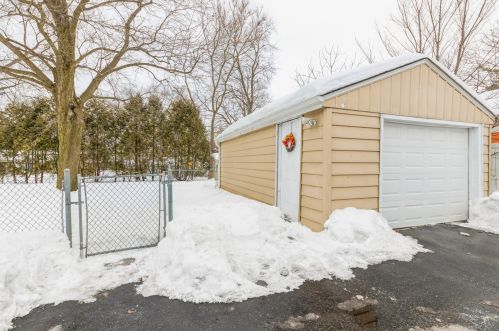 1429 Walnut Dr, Bull Valley, IL 60098-2557