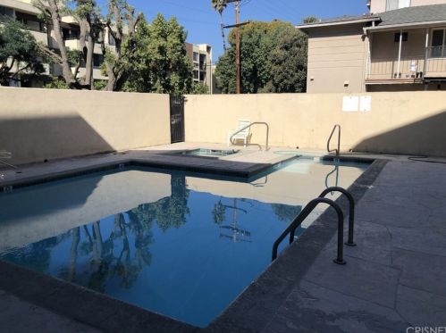 1236 Columbus Ave, Glendale CA  91202-1664 exterior