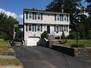 68 Mckenna Dr, Nashua, NH 03062-1827