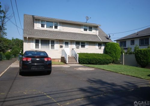 28 Magnolia Rd, Iselin, NJ 08830-1532