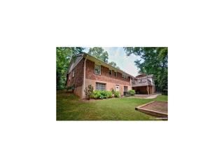 4365 Peachtree Dunwoody Rd, Atlanta GA  30342-3528 exterior