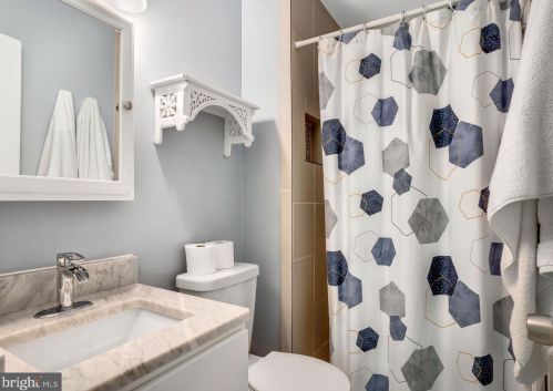 10383 Green Holly Ter, Silver Spring MD 20902-5803 exterior