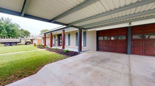 1003 Country Club Dr, Richmond, TX 77469-5011