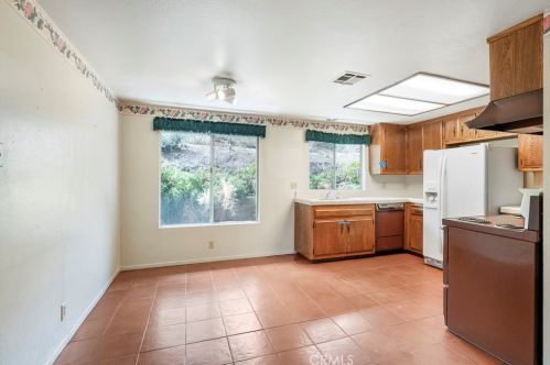 1921 Arroyo Dr, Riverside CA  92506-1610 exterior