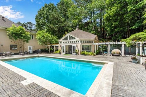 5485 Errol Pl, Atlanta GA  30327-4871 exterior