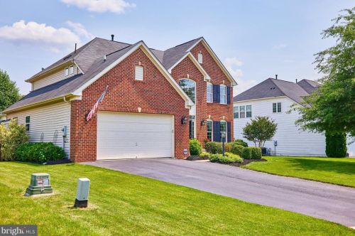 8865 Pennock Ct, Bristow, VA 20136-5795