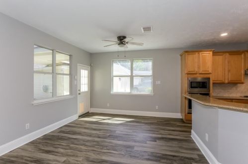 2207 Stoneycreek Park Ct, Conroe TX  77385 exterior