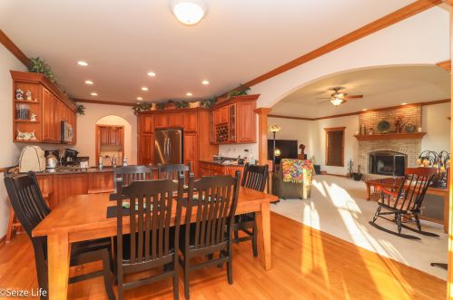 307 Schmidt Dr, Pingree Grove IL  60140-8273 exterior