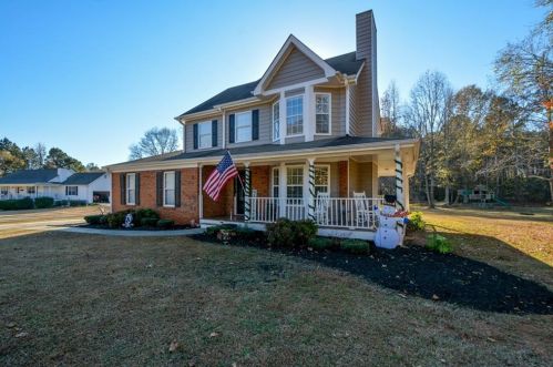 3598 Natalie Ct, Loganville, GA 30052-4366